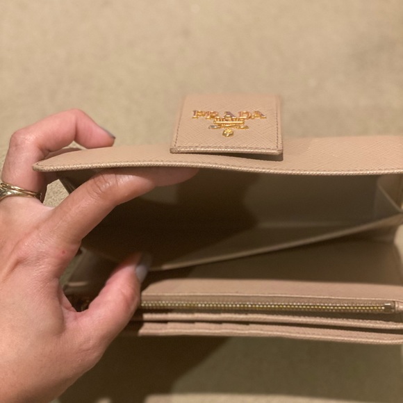 💯 % Auth Prada saffiano wallet cameo beige - Picture 4 of 13